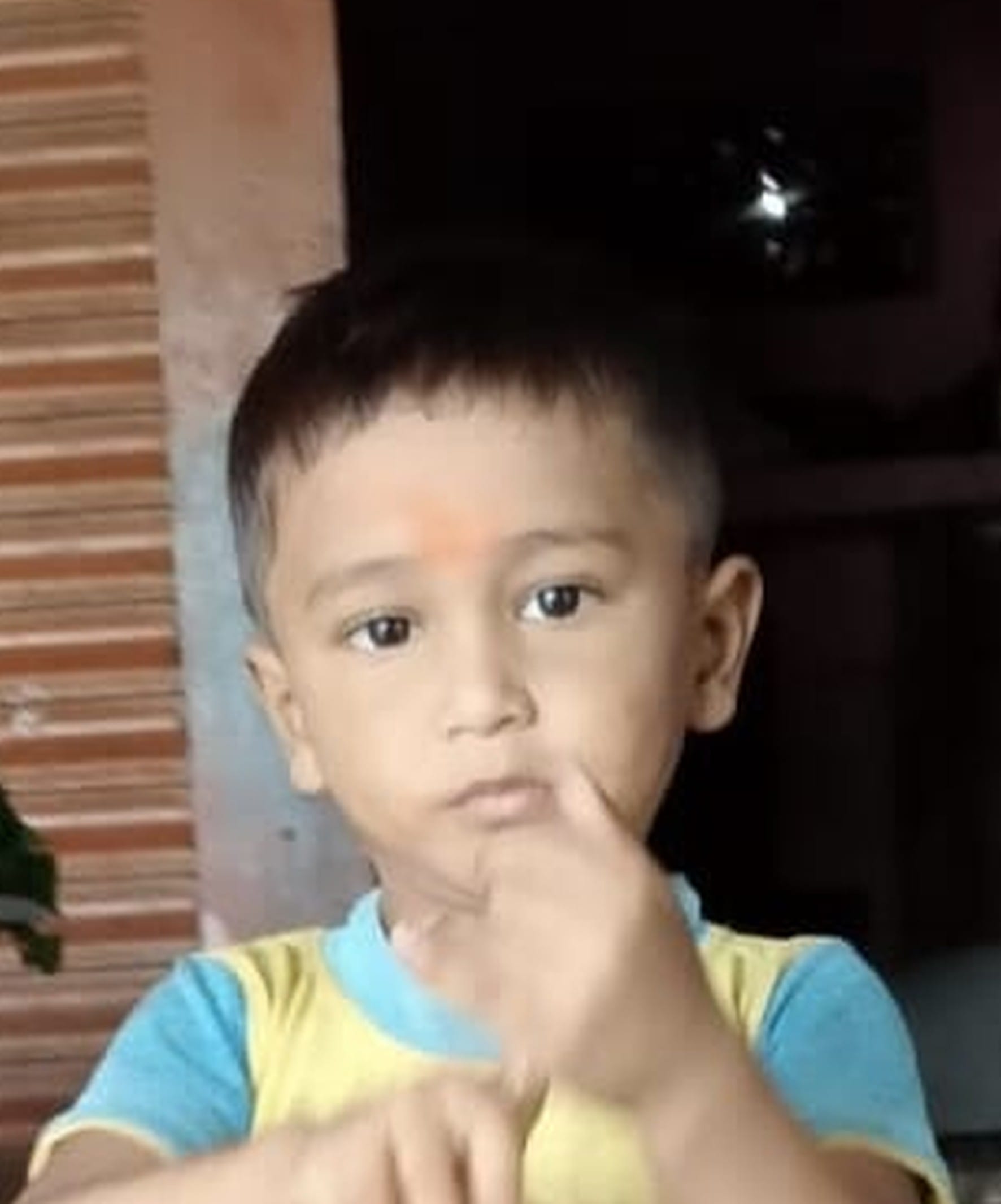 फोटो-10-बलरामपुर के पचपेड़वा में मासूम के घर मायूस बैठी महिलाएं ।-संवाद फोटो-10-बलरामपुर के पचपेड़वा में मासूम के घर मायूस बैठी महिलाएं ।-संवाद