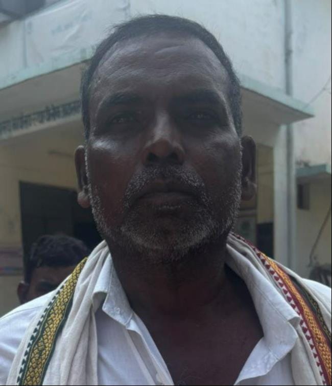 फोटो-31-लोक अदालत में लगे स्टेट बैंक के स्टॉल पर मौजूद अधिकारी व वादकारी। संवाद फोटो-31-लोक अदालत में लगे स्टेट बैंक के स्टॉल पर मौजूद अधिकारी व वादकारी। संवाद