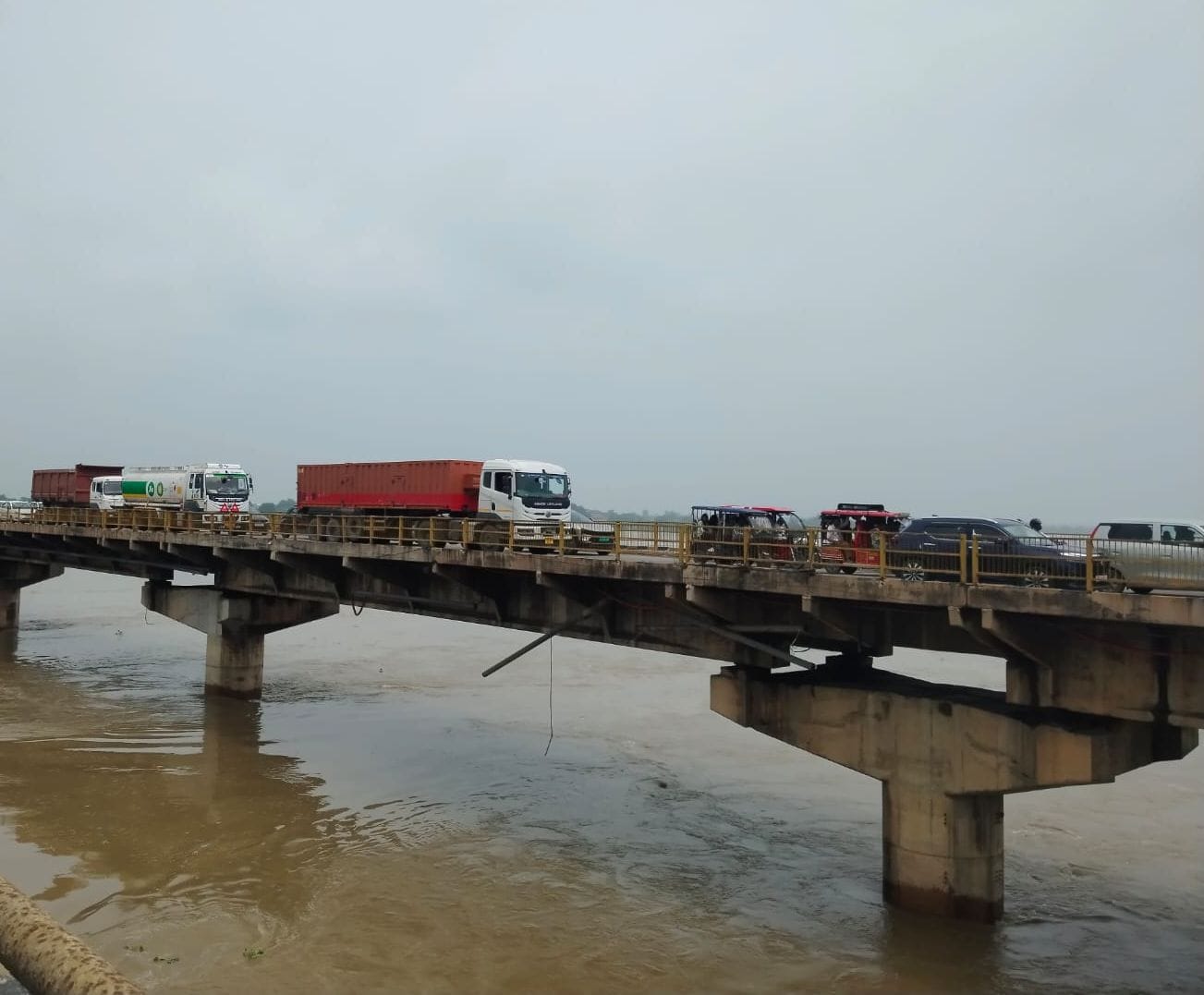 फोटो-38-भारी वाहनों के कानपुर जाने के लिए खुला रहेगा यह मौरावा-ऊंचगांव-बक्सर मार्ग पर स्थित गंग फोटो-38-भारी वाहनों के कानपुर जाने के लिए खुला रहेगा यह मौरावा-ऊंचगांव-बक्सर मार्ग पर स्थित गंग