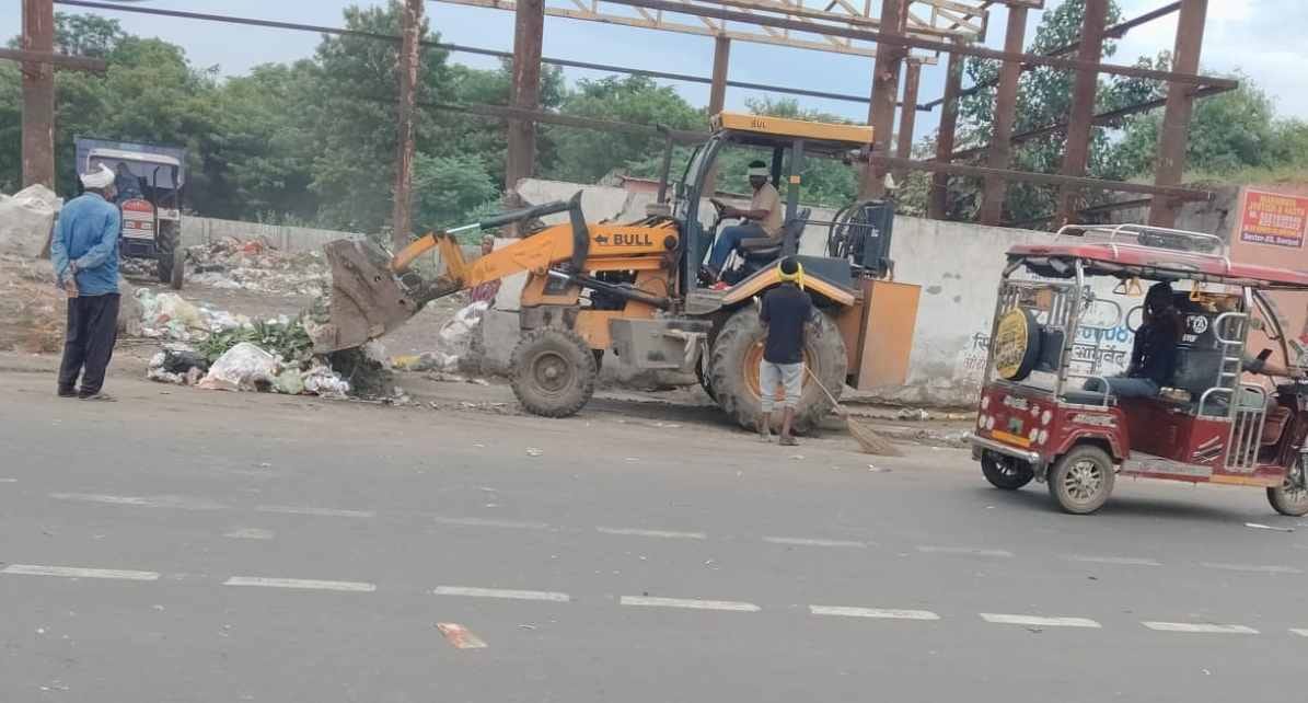 फोटो : सोनीपत के मॉडल टाउन में पड़ा कूड़े का ढेर। संवाद फोटो : सोनीपत के मॉडल टाउन में पड़ा कूड़े का ढेर। संवाद