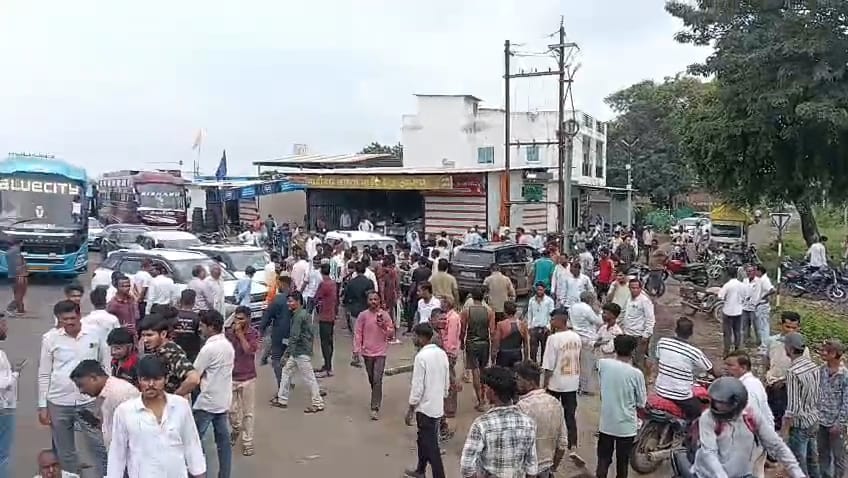 घटना के बाद रोड पर जाम