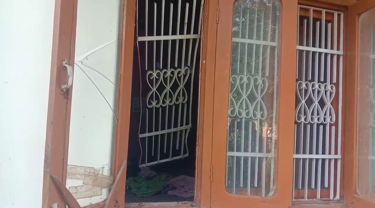 जवाली के पनालथ पंचायत के हरसर बाजार के पास एक घर में चोरों ने बिखेरा सामान। जागरूक पाठक जवाली के पनालथ पंचायत के हरसर बाजार के पास एक घर में चोरों ने बिखेरा सामान। जागरूक पाठक
