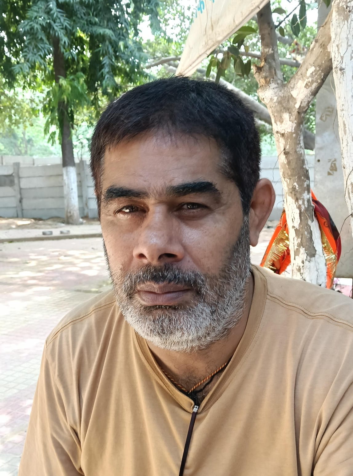झाड़सा में बाबा बालकनाथ मंदिर में बैठी पंचायत। श्रवण