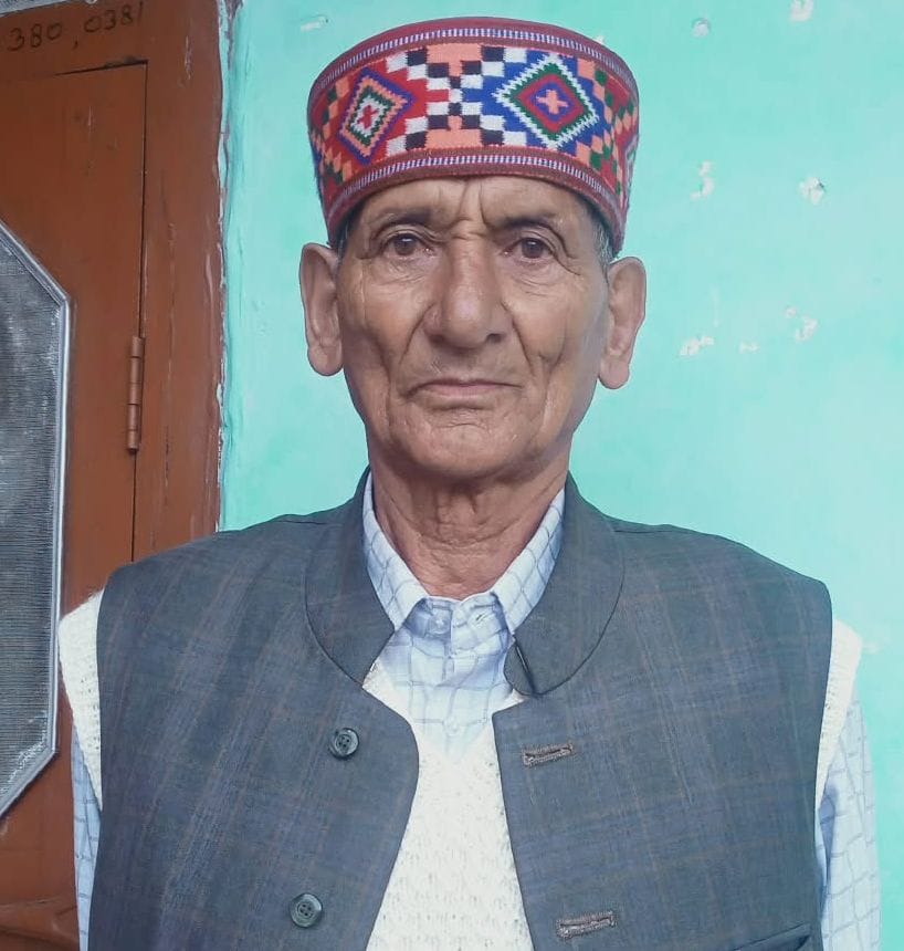 कमांद गांव में भू-स्खलन की चपेट में आए ग्रामीणों के खेत। संवाद कमांद गांव में भू-स्खलन की चपेट में आए ग्रामीणों के खेत। संवाद