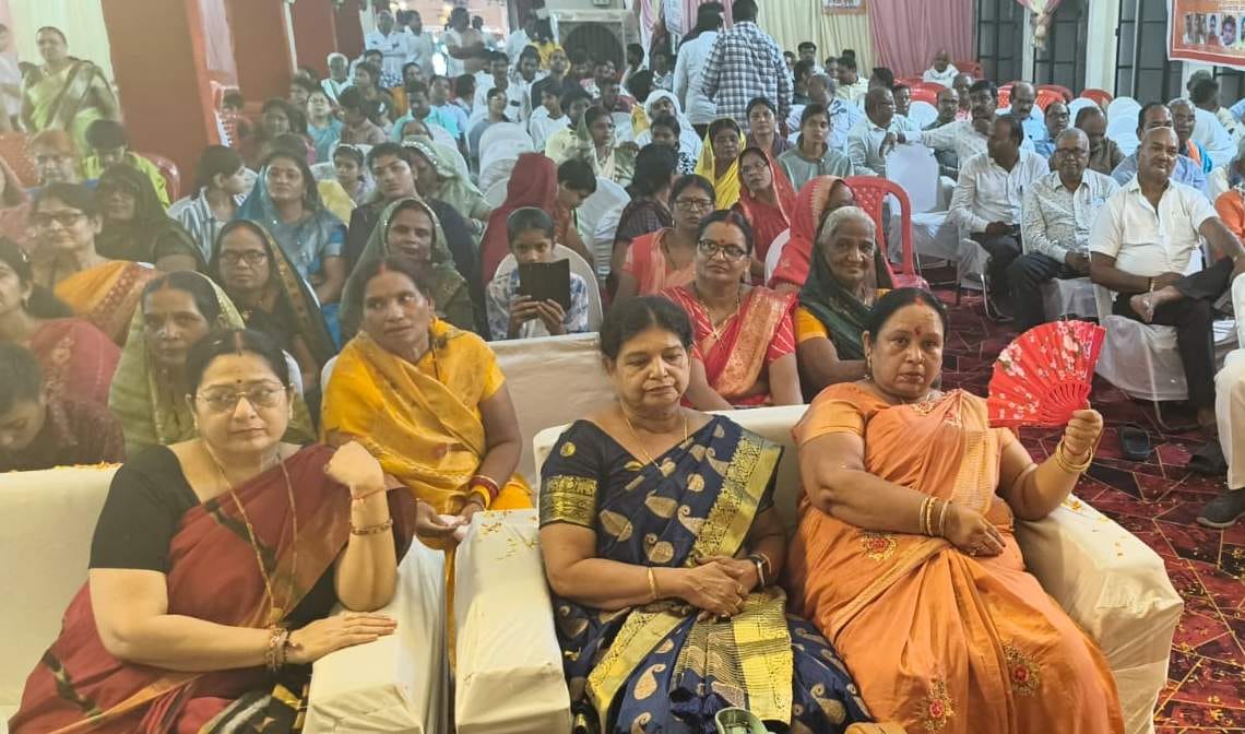 पीडीडीयू नगर के अग्रवाल सेवा संस्थान में भाजपा विधायक रमेश जायसवाल को सम्मानित करते मद्धेशिया पीडीडीयू नगर के अग्रवाल सेवा संस्थान में भाजपा विधायक रमेश जायसवाल को सम्मानित करते मद्धेशिया