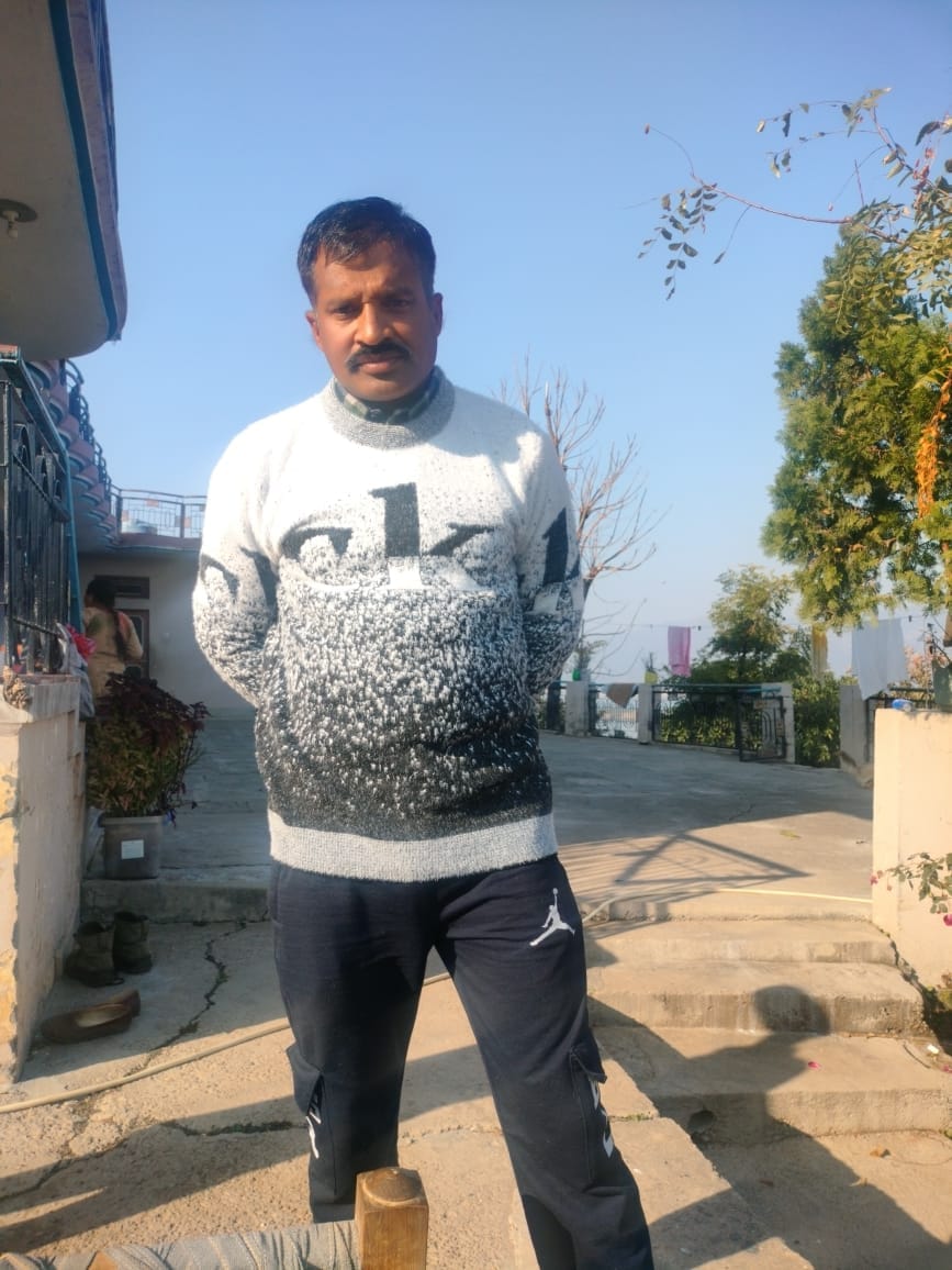 रजनी देवी ऊना निवासी आर्य नगर और राज कुमार ऊना निवासी आर्य नगर।