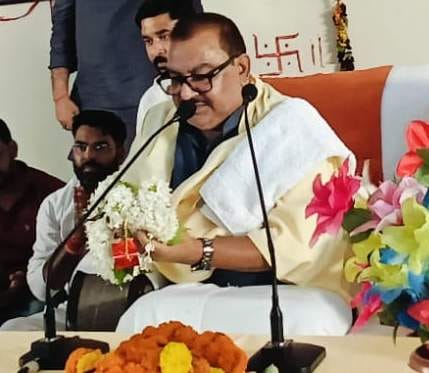 रामगढ़ स्थित बाबा कीनाराम जन्मोत्सव में सांस्कृतिक कार्यक्रम प्रस्तुत करते कलाकार। संवाद
