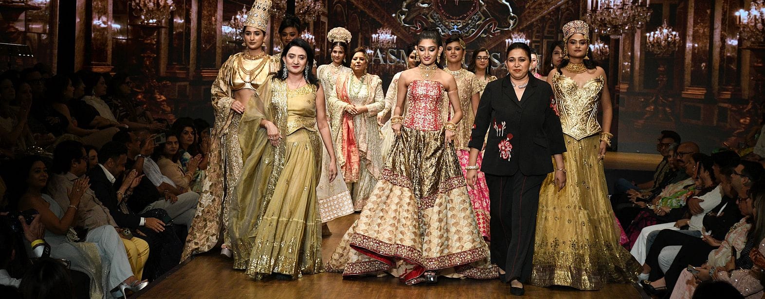 टेपची कला को सहेजने और नई पहचान देने के लिए फिक्की फ्लो ने कराया फैशन शो टेपची कला को सहेजने और नई पहचान देने के लिए फिक्की फ्लो ने कराया फैशन शो