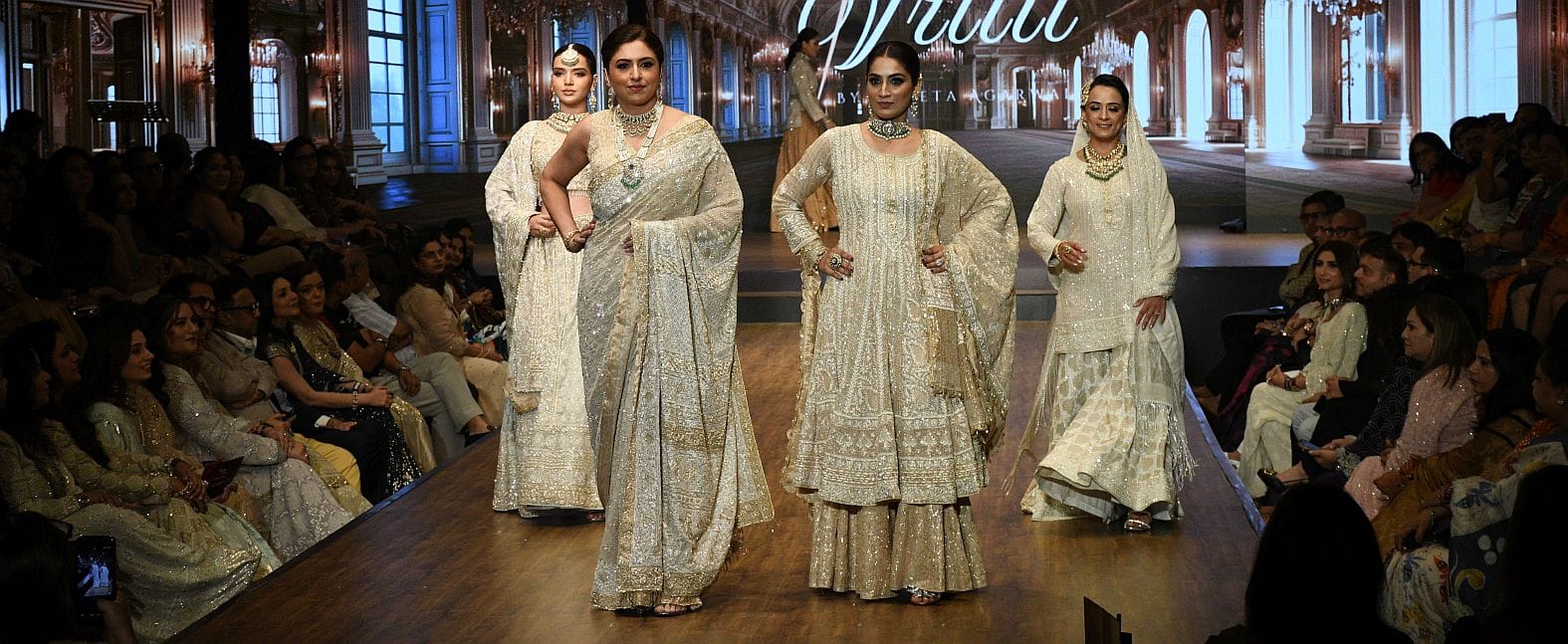 टेपची कला को सहेजने और नई पहचान देने के लिए फिक्की फ्लो ने कराया फैशन शो टेपची कला को सहेजने और नई पहचान देने के लिए फिक्की फ्लो ने कराया फैशन शो
