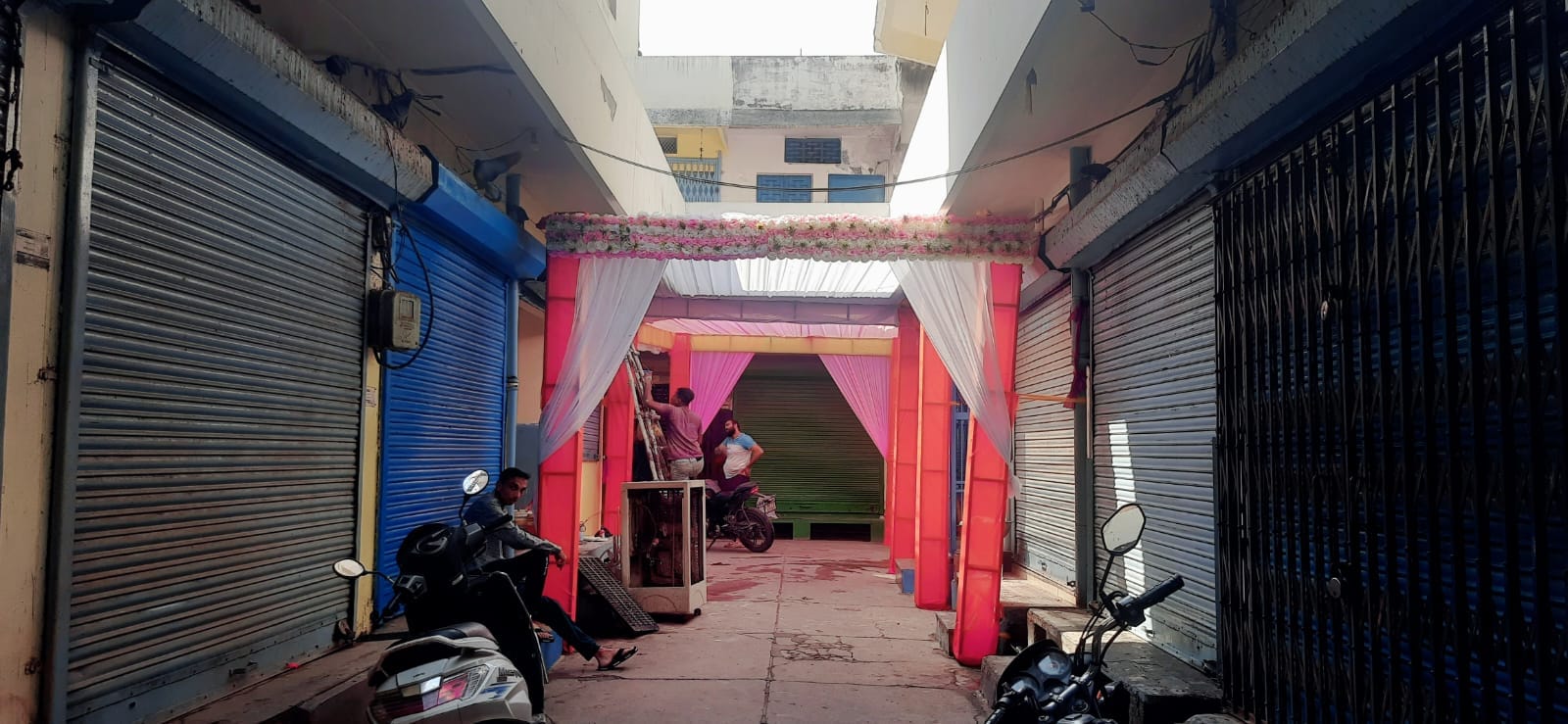 फोटो : सोनीपत में मुरथल रोड पर भगवान गणेश की प्रतिमा निहारते श्रद्धालु। संवाद फोटो : सोनीपत में मुरथल रोड पर भगवान गणेश की प्रतिमा निहारते श्रद्धालु। संवाद