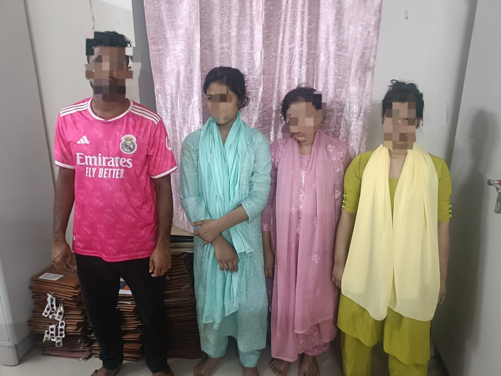 ना पासपोर्ट... ना वीजा... नॉर्थ ईस्ट एक्सप्रेस में म्यांमार के चार नागरिक डिटेन, अवैध घुसपैठ का ना पासपोर्ट... ना वीजा... नॉर्थ ईस्ट एक्सप्रेस में म्यांमार के चार नागरिक डिटेन, अवैध घुसपैठ का