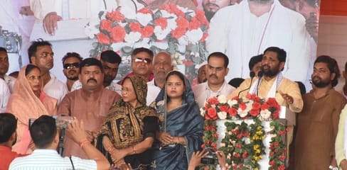रैली को संबोधित करते कौशल किशोर। रैली को संबोधित करते कौशल किशोर।