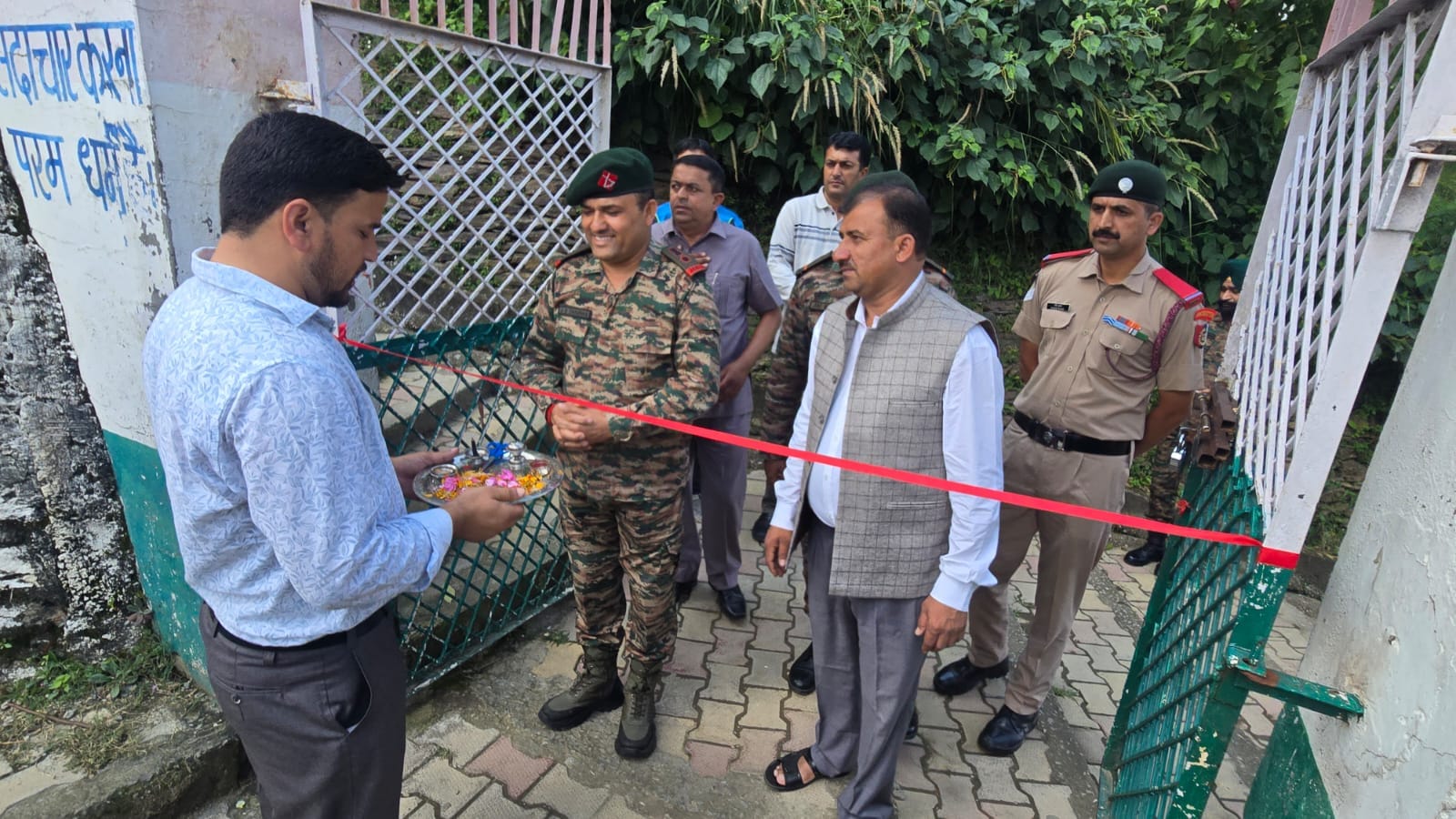 शहीद कल्याण सिंह राजकीय वरिष्ठ माध्यमिक विद्यालय हालांह में एनसीसी ट्रूप का शुभारम्भ के बाद संब शहीद कल्याण सिंह राजकीय वरिष्ठ माध्यमिक विद्यालय हालांह में एनसीसी ट्रूप का शुभारम्भ के बाद संब