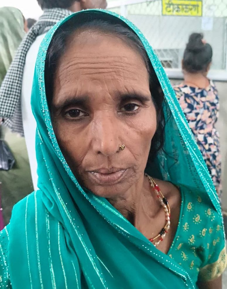 अल्ट्रासाउंड बंद होने पर लगा नोटिस बोर्ड। संवाद