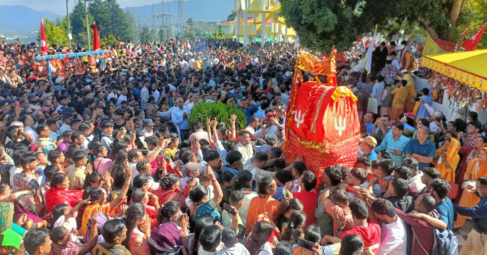 फोटो-15 पीटीएच 13 पी-मोस्टमानू के मुख्य मेले में विधि-विधान से उठा मोस्टा देवता का डोला और आशी