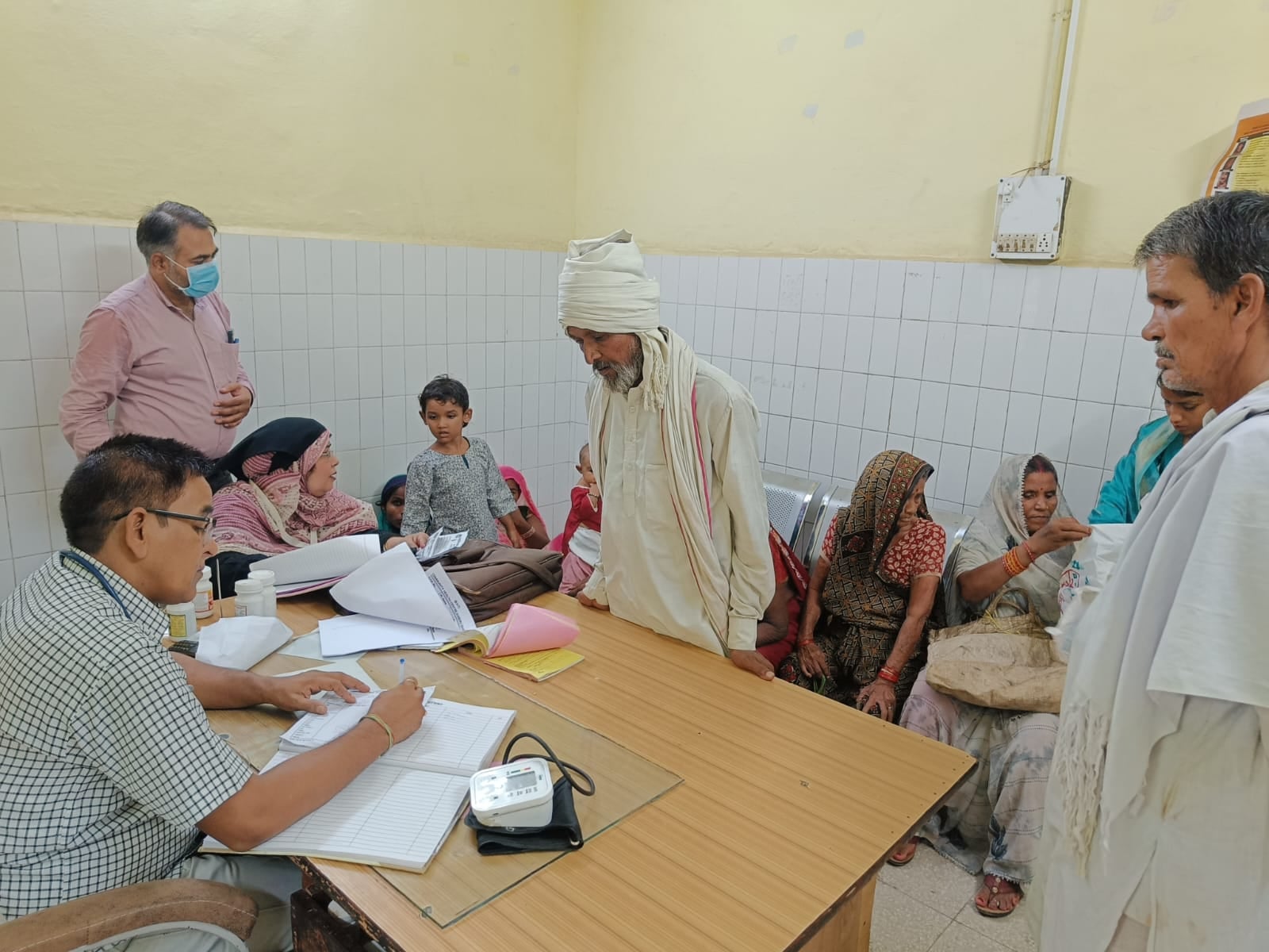 फोटो 2- जिला अस्पताल में पहले यहां बना था स्वाइन फ्लू वार्ड, अब डेंगू वार्ड। संवाद फोटो 2- जिला अस्पताल में पहले यहां बना था स्वाइन फ्लू वार्ड, अब डेंगू वार्ड। संवाद