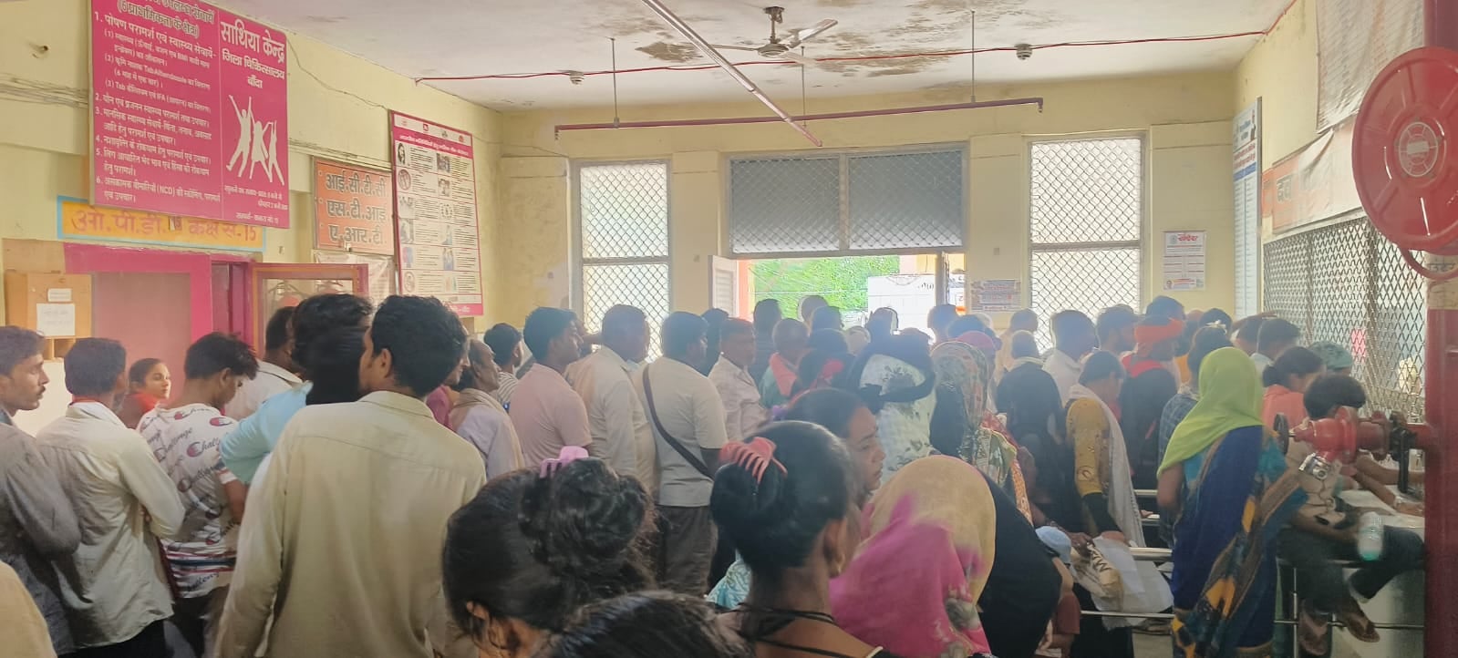 फोटो 2- जिला अस्पताल में पहले यहां बना था स्वाइन फ्लू वार्ड, अब डेंगू वार्ड। संवाद फोटो 2- जिला अस्पताल में पहले यहां बना था स्वाइन फ्लू वार्ड, अब डेंगू वार्ड। संवाद