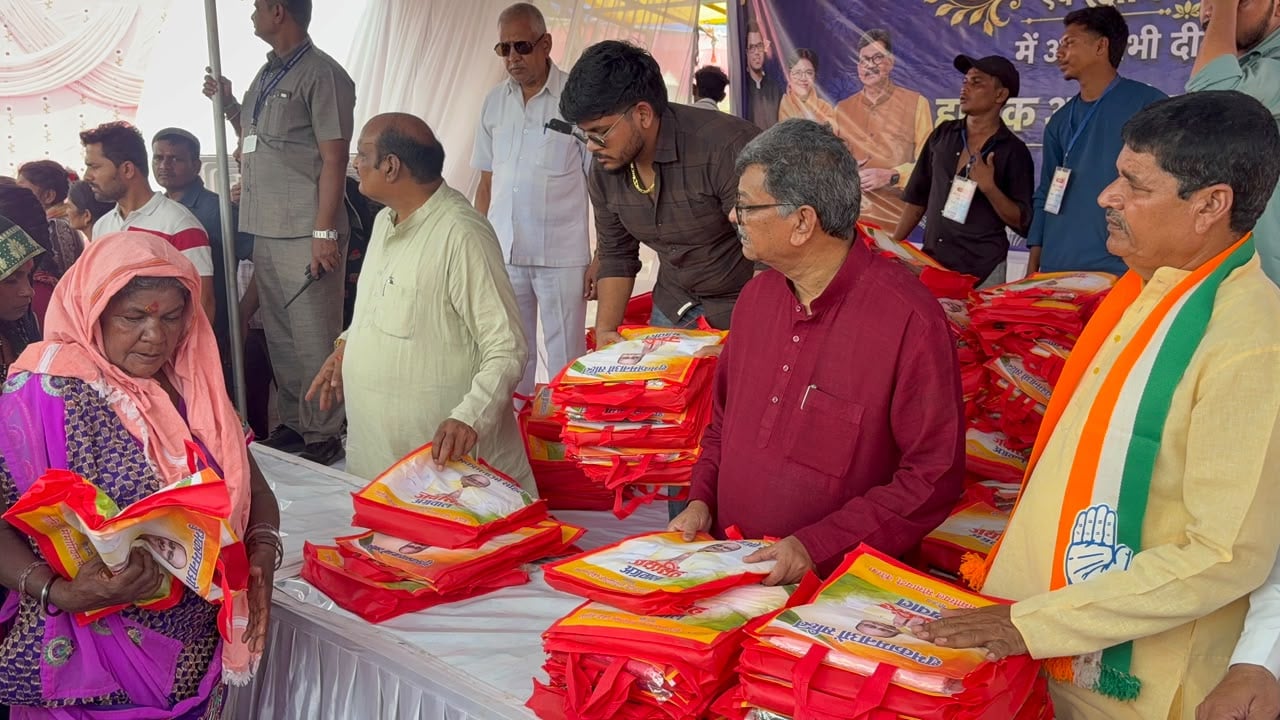 महंत-जयसिंह का शक्ति प्रदर्शन, हजारों महिलाओं के साथ मनाया तीज-रक्षाबंधन, महंत-जयसिंह का शक्ति प्रदर्शन, हजारों महिलाओं के साथ मनाया तीज-रक्षाबंधन,