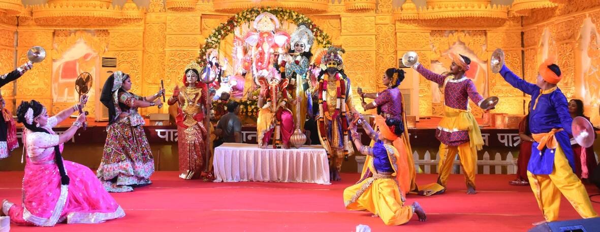 पंडालों में विराजे गणपति