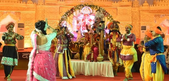पंडालों में विराजे गणपति