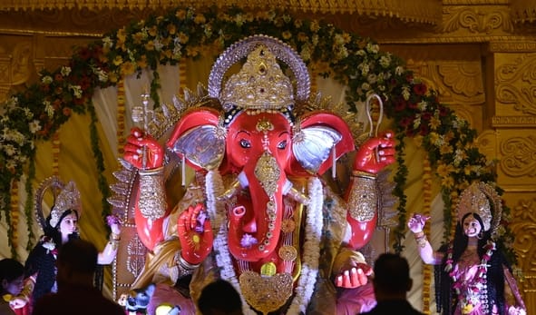 पंडालों में विराजे गणपति