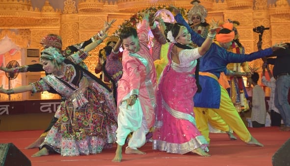 पंडालों में विराजे गणपति