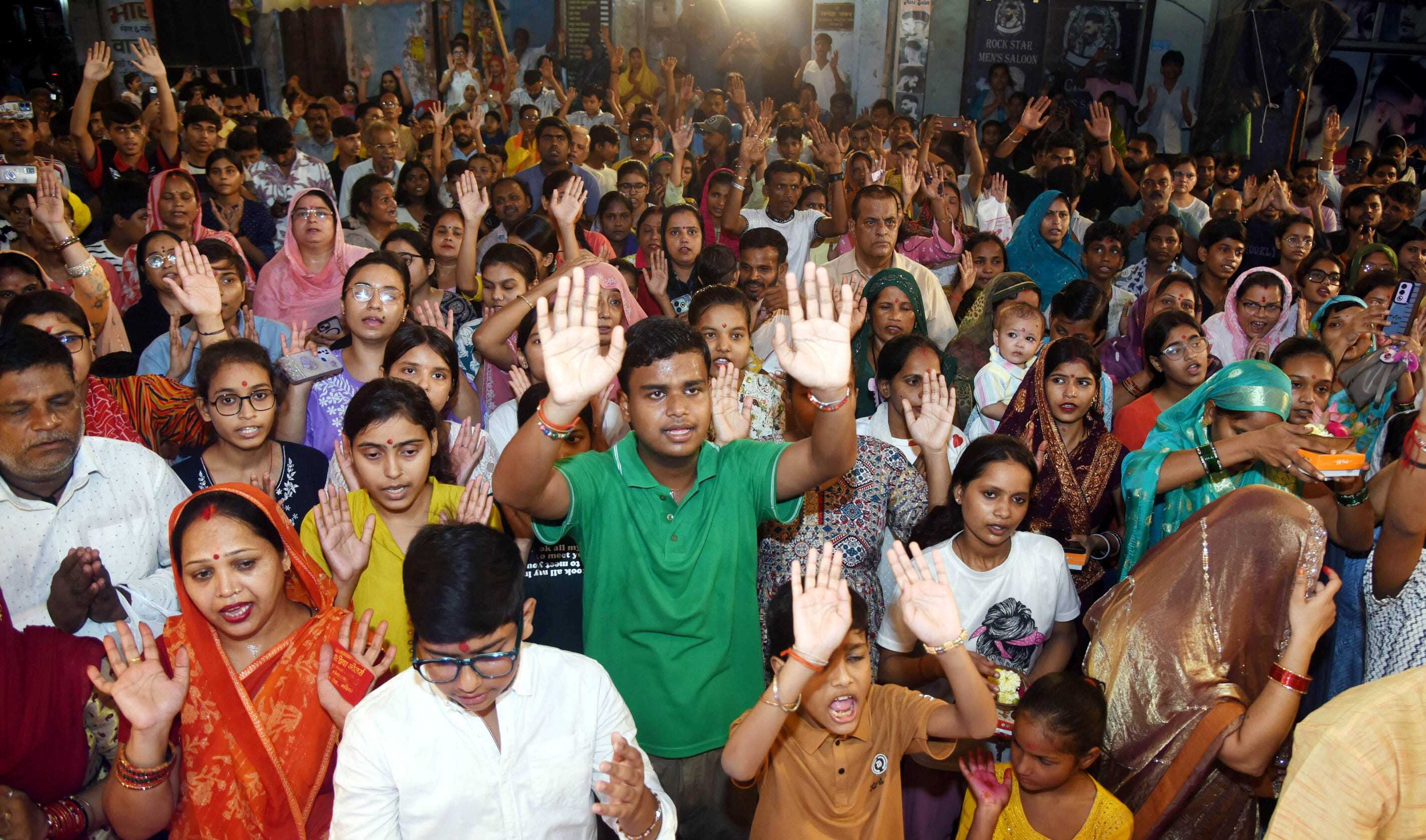 पंडालों में विराजे गणपति