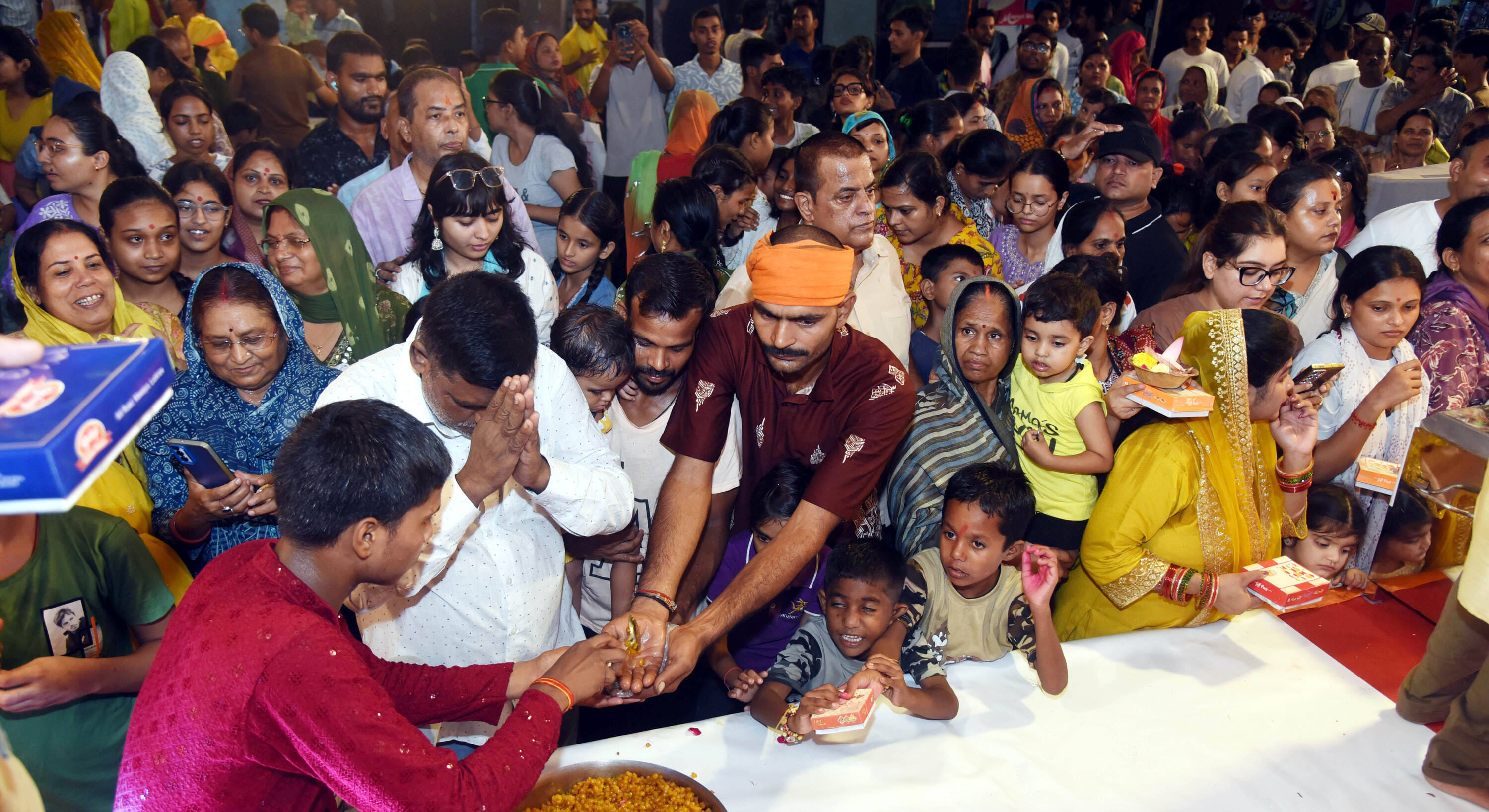 पंडालों में विराजे गणपति