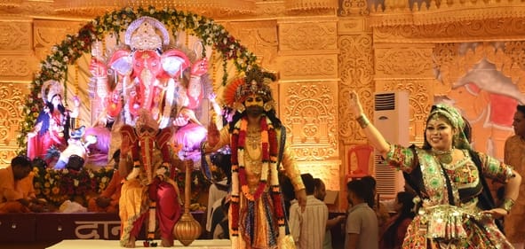 पंडालों में विराजे गणपति
