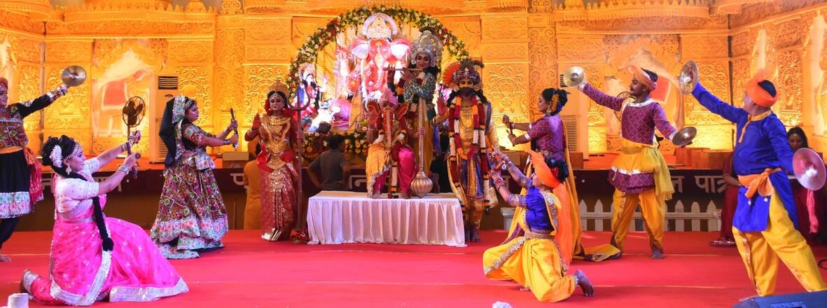 पंडालों में विराजे गणपति