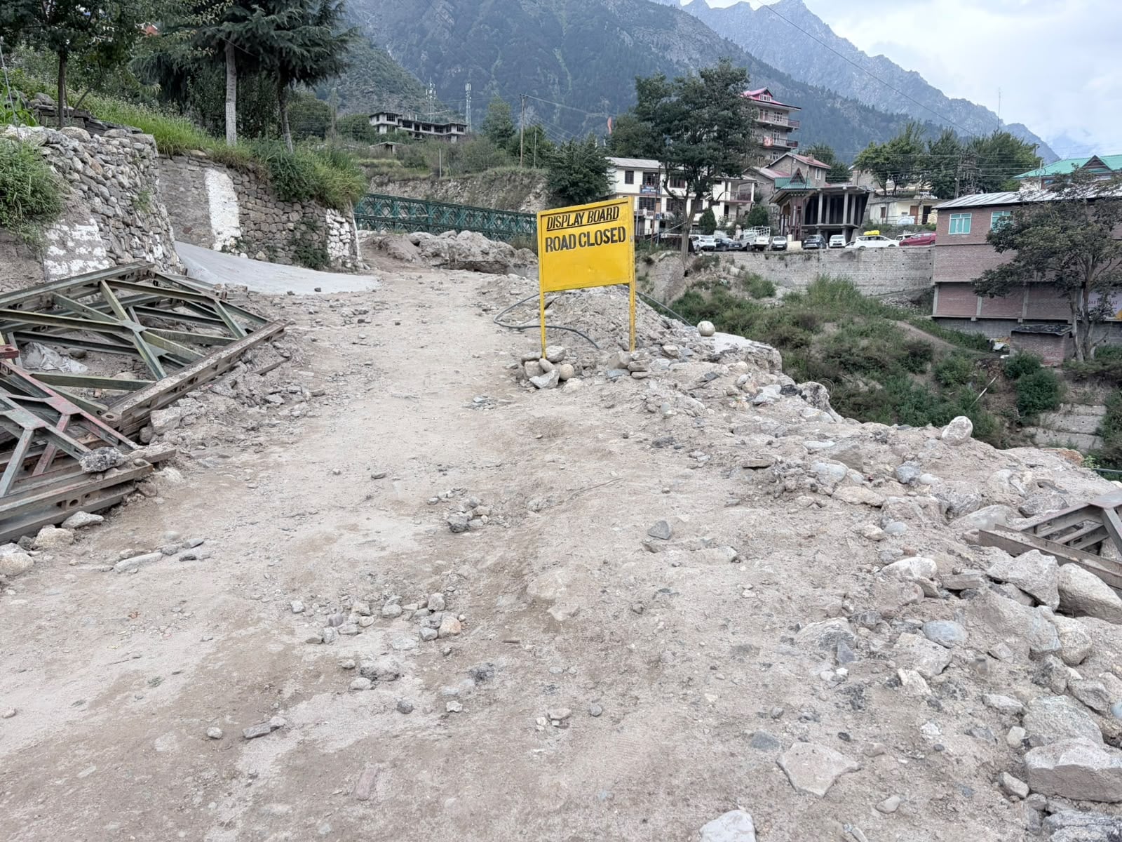 सांगला पंचायत प्रधान प्रविंद्र नेगी। संवाद