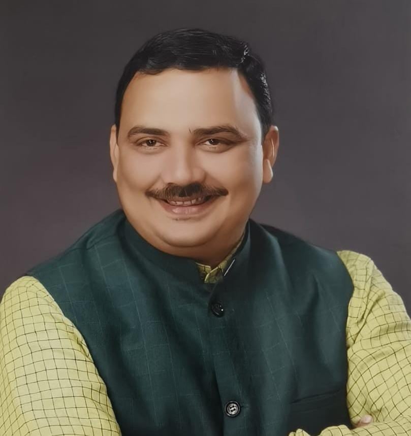 फोटो 16 एचएएमपी 33- इंगोहटा के पास निर्माणाधीन अंडर पास संख्या 25 में भरा पानी। संवाद