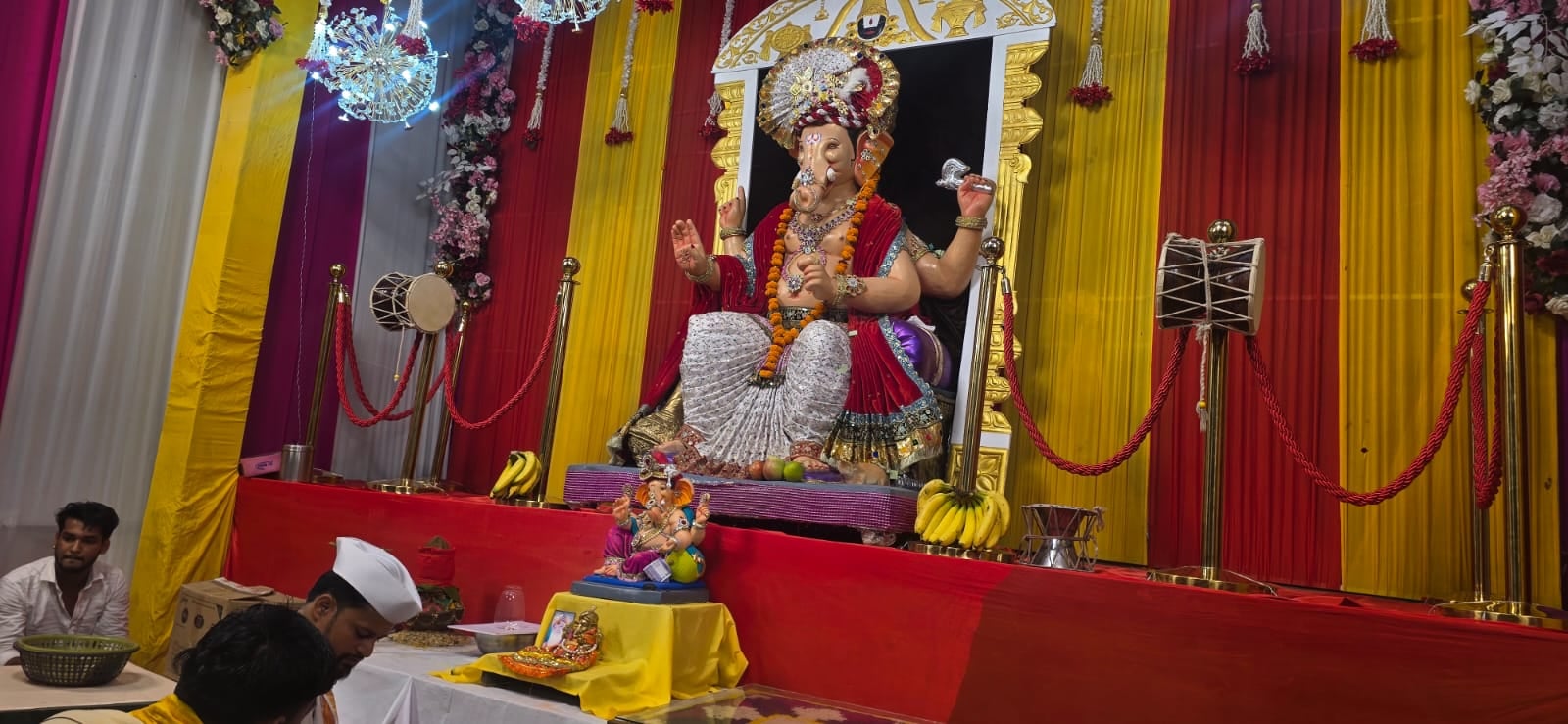 गोंडा के पंडालों में विराजे गणपति बप्पा। संवाद गोंडा के पंडालों में विराजे गणपति बप्पा। संवाद