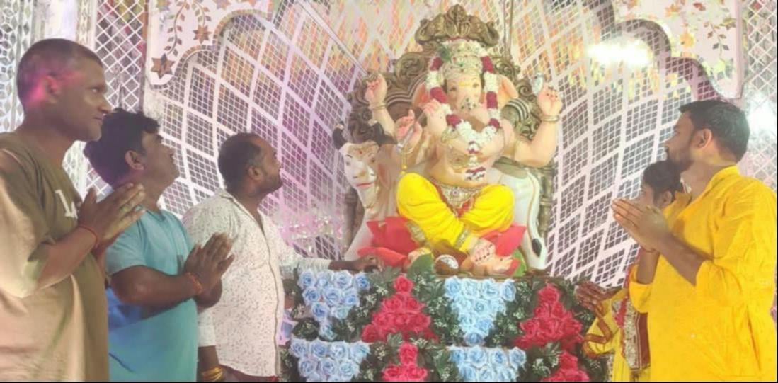 गोंडा के पंडालों में विराजे गणपति बप्पा। संवाद गोंडा के पंडालों में विराजे गणपति बप्पा। संवाद