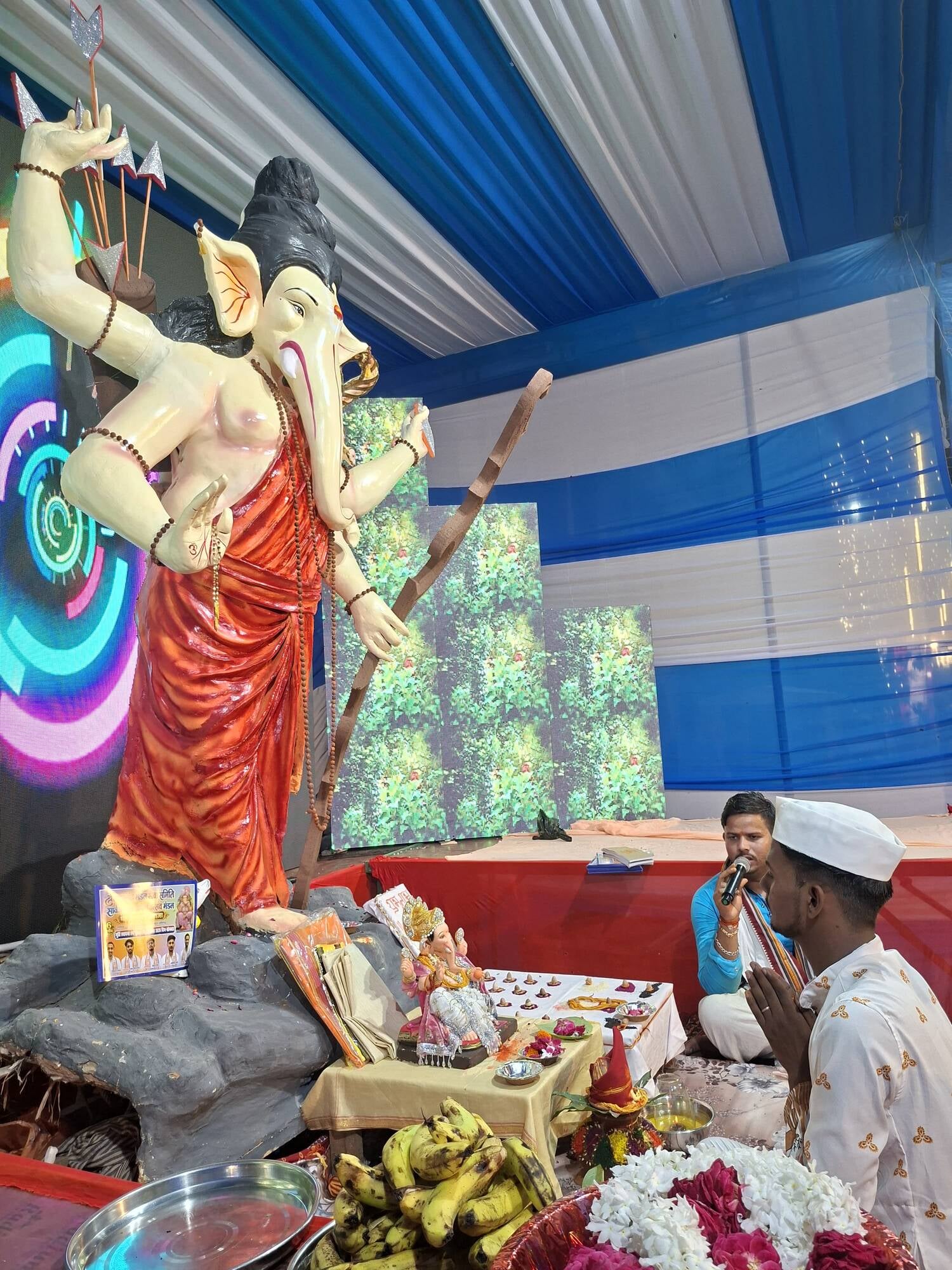 गोंडा के पंडालों में विराजे गणपति बप्पा। संवाद गोंडा के पंडालों में विराजे गणपति बप्पा। संवाद