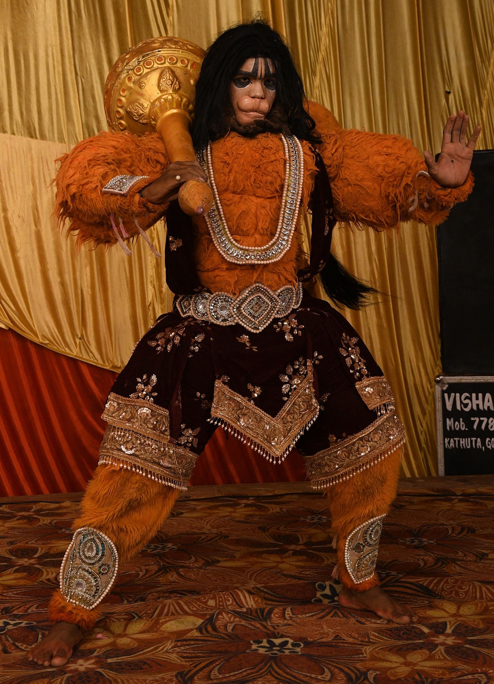 गजानन के दरबार में उमड़े श्रद्धालु, पंडालों में लगी भक्तों की कतार गजानन के दरबार में उमड़े श्रद्धालु, पंडालों में लगी भक्तों की कतार