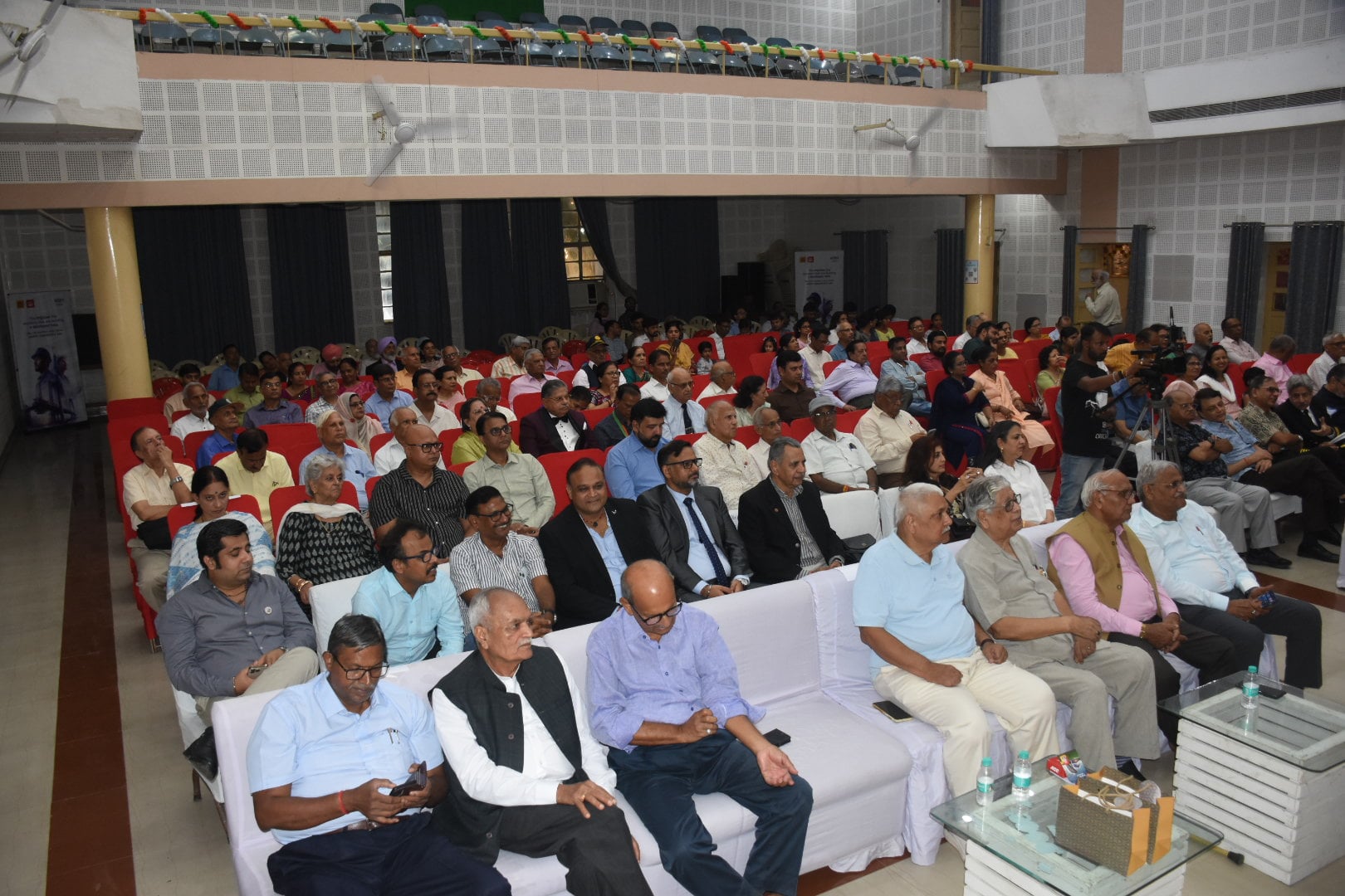 इंस्टीट्यूशन ऑफ इंजीनियर्स की ओर से हुए अभियंता दिवस समारोह में इंजीनियर अध्यक्ष विजय प्रताप सि