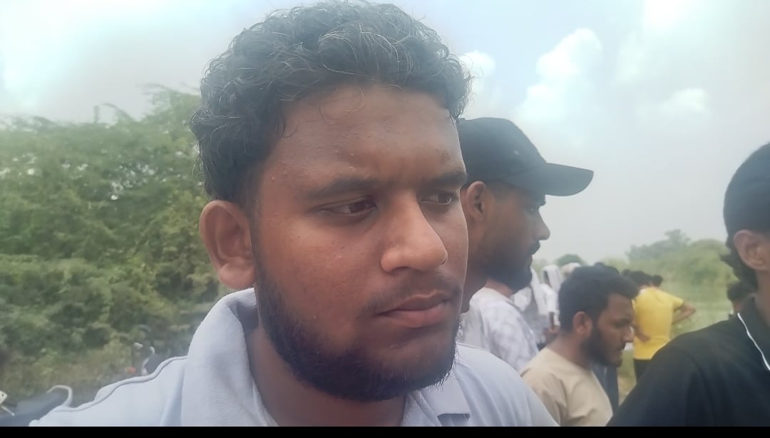 कुरुक्षेत्र। वरूण की तलाश में नरवाना ब्रांच नहर में तलाश के बाद निकलता अंबाला का गोताखोर पप्पू। कुरुक्षेत्र। वरूण की तलाश में नरवाना ब्रांच नहर में तलाश के बाद निकलता अंबाला का गोताखोर पप्पू।