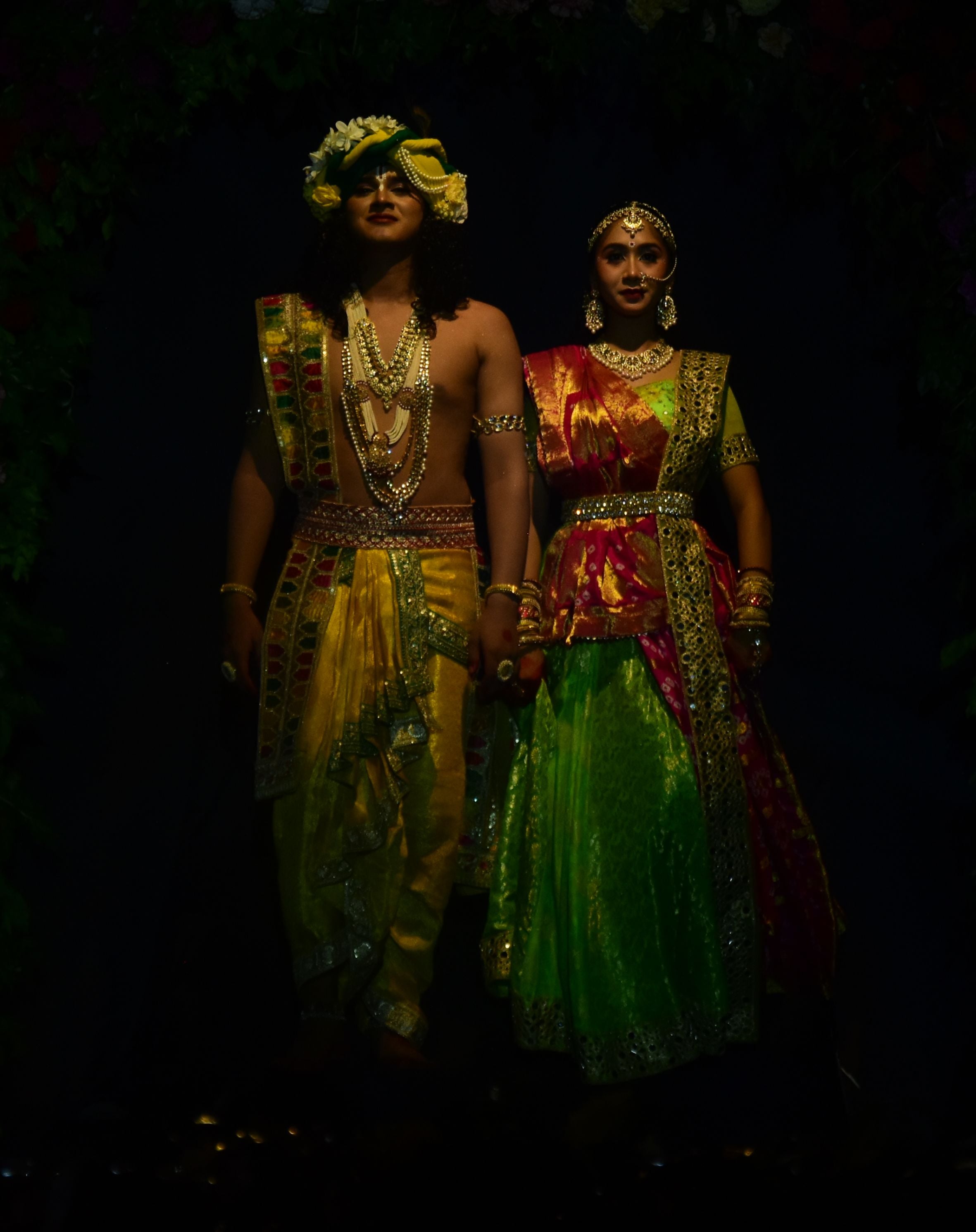 कैसरबाग स्थित कला मंडपम ऑडिटोरियम में राधे कृष्ण-शाश्वत प्रेम की संगीतमय गाथा पेश करते कलाकार। कैसरबाग स्थित कला मंडपम ऑडिटोरियम में राधे कृष्ण-शाश्वत प्रेम की संगीतमय गाथा पेश करते कलाकार।