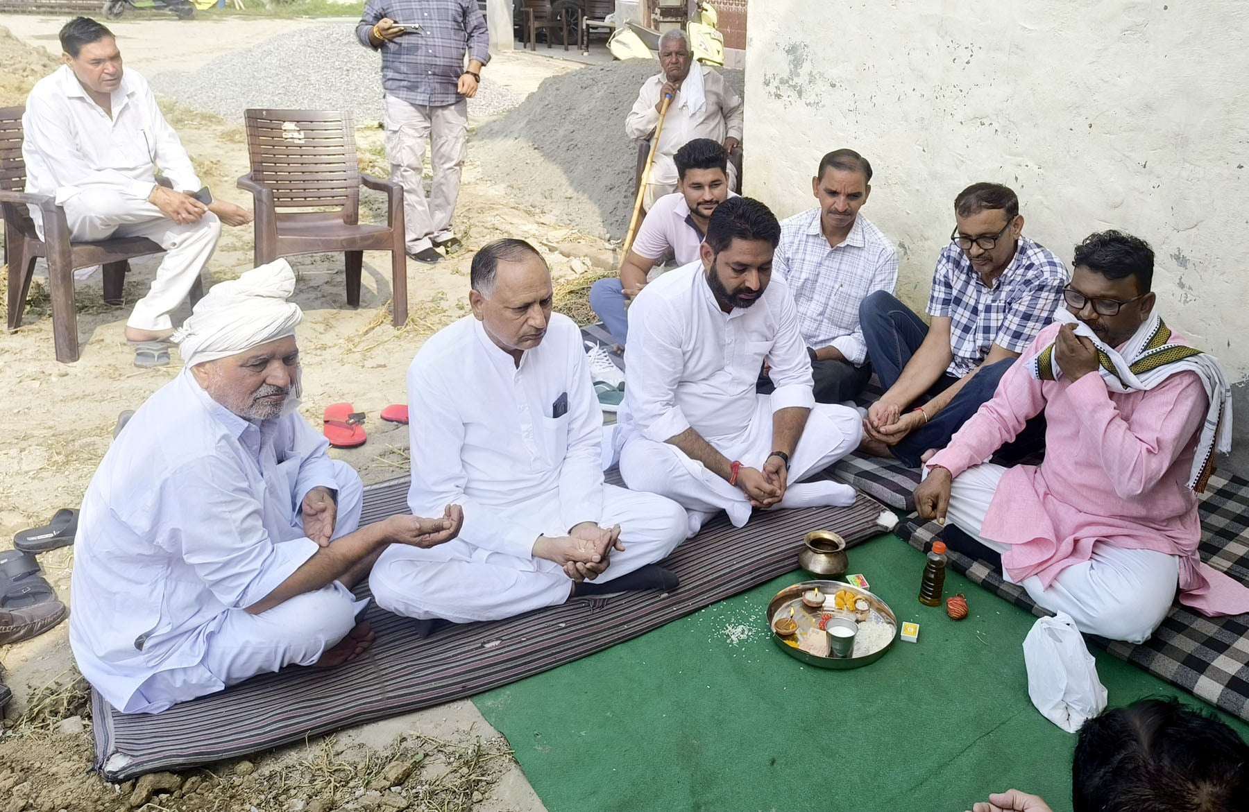 लायत के वार्ड 8 में वीर बंदा बहादुर धर्मशाला परिसर मेंं सभागार हाल निर्माण के लिए भूमि पूजन करत लायत के वार्ड 8 में वीर बंदा बहादुर धर्मशाला परिसर मेंं सभागार हाल निर्माण के लिए भूमि पूजन करत