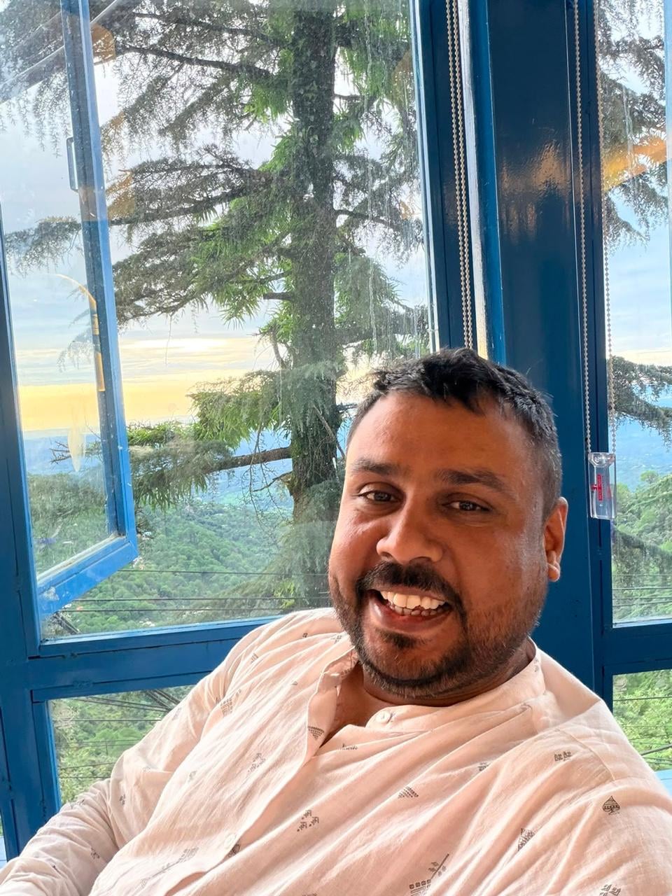 नीरज, सिग्नेचर ग्लोबल द रोसेलिया सोसायटी नीरज, सिग्नेचर ग्लोबल द रोसेलिया सोसायटी
