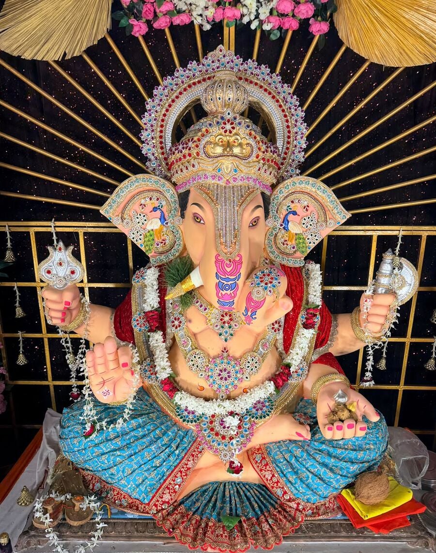  पंडाल में विराजमान गजानन। संवाद