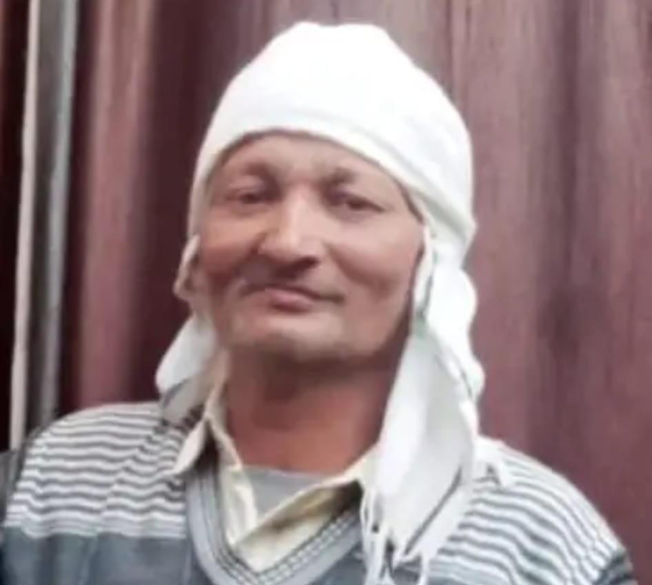 पोस्टमार्टम कक्ष के बाहर पहुंचे परिजन। संवाद