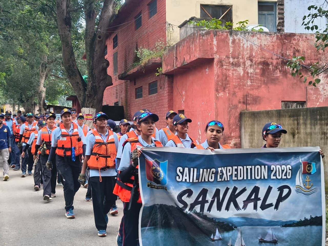 संकल्प एक्सपीडिशन शिविर के तहत गोबिंद सागर झील में सेलिंग करते हुए एनसीसी कैडेट्स। संकल्प एक्सपीडिशन शिविर के तहत गोबिंद सागर झील में सेलिंग करते हुए एनसीसी कैडेट्स।