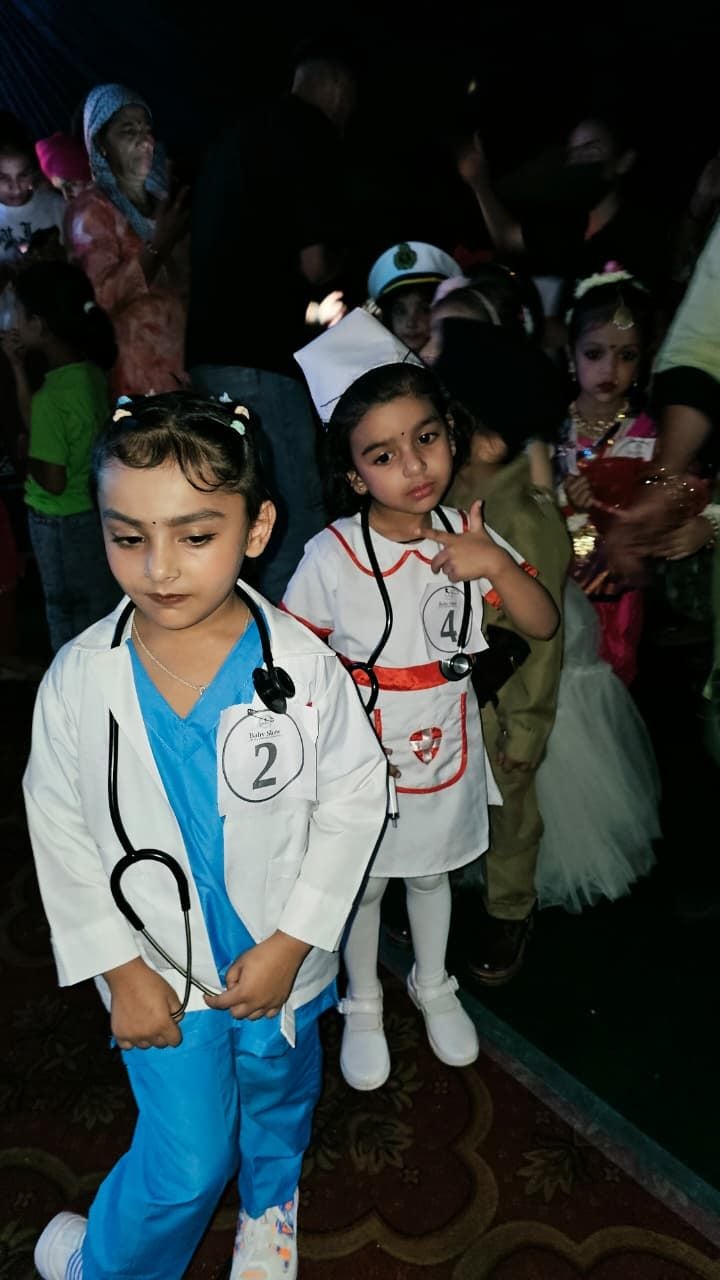 स्टेपको उत्सव में हिमाचल की पहली हिंदी फिल्म खूंटा की टीम को पुरस्कृत करते आयोजक। संवाद स्टेपको उत्सव में हिमाचल की पहली हिंदी फिल्म खूंटा की टीम को पुरस्कृत करते आयोजक। संवाद