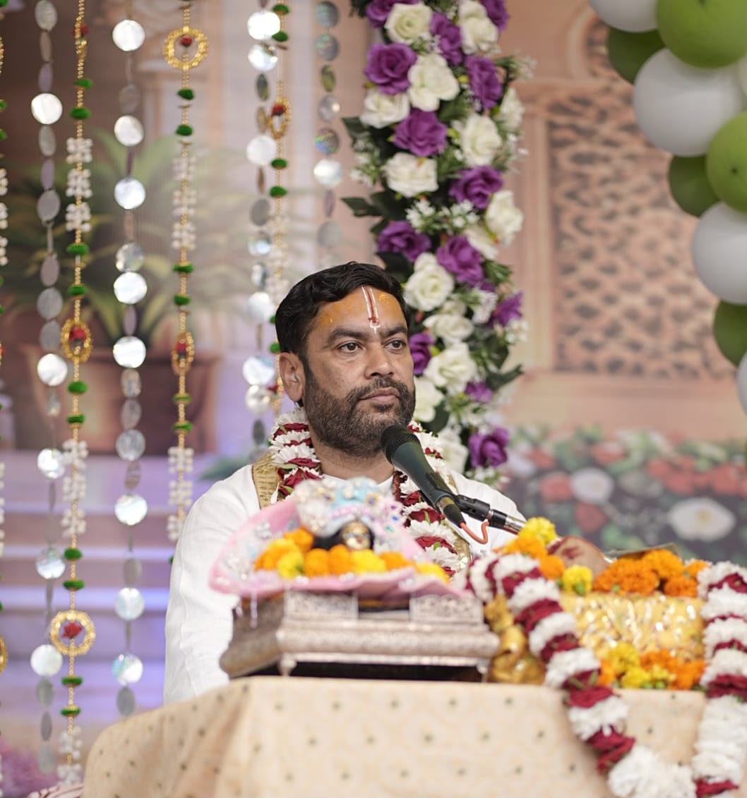 फोटो 1 नरवाना। पंडाल बैठकर कथा सुनती महिलाएं। स्रोत आयोजक फोटो 1 नरवाना। पंडाल बैठकर कथा सुनती महिलाएं। स्रोत आयोजक