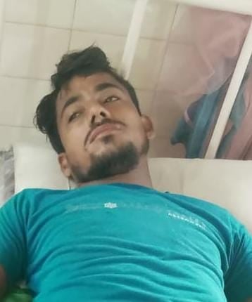 जिला अस्पताल में भर्ती निशु। संवाद