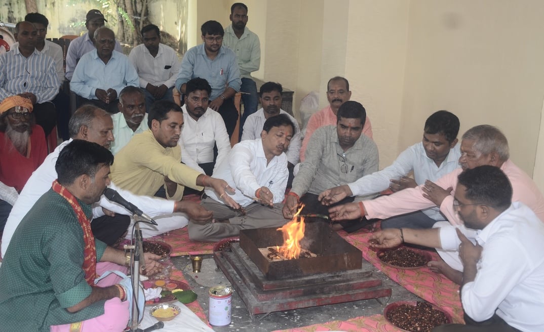 कुंडा में विश्वकर्मा जयंती पर निकली शोभायात्रा। संवाद कुंडा में विश्वकर्मा जयंती पर निकली शोभायात्रा। संवाद
