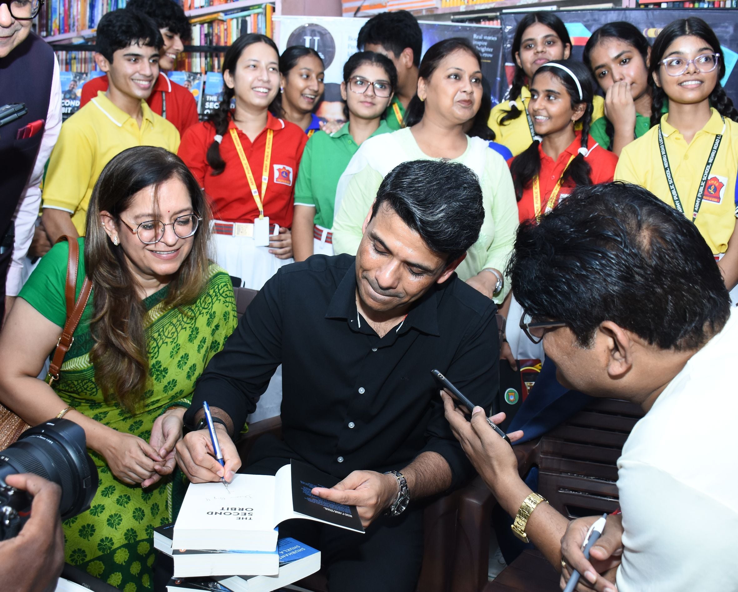 कार्यक्रम में बातचीत करते शुभांशु शुक्ला। कार्यक्रम में बातचीत करते शुभांशु शुक्ला।