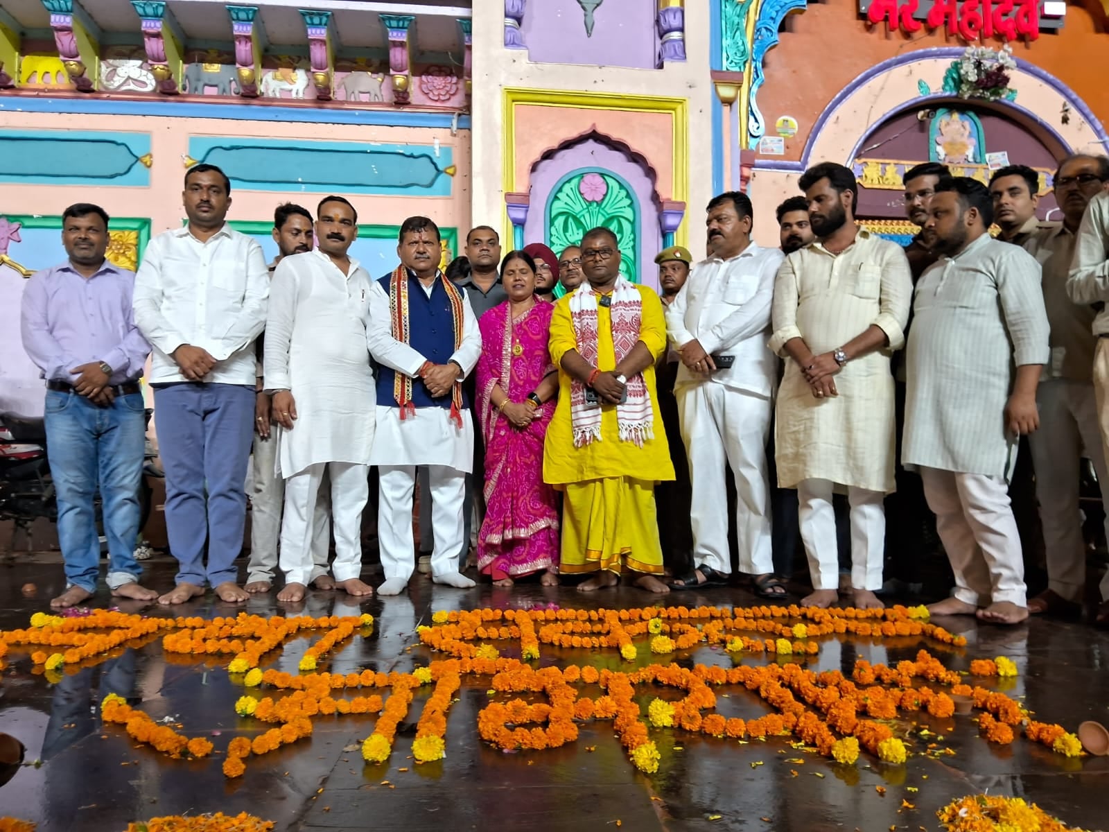 प्राथमिक विद्यालय हलौआ में बनाई गई रंगोली। संवाद प्राथमिक विद्यालय हलौआ में बनाई गई रंगोली। संवाद